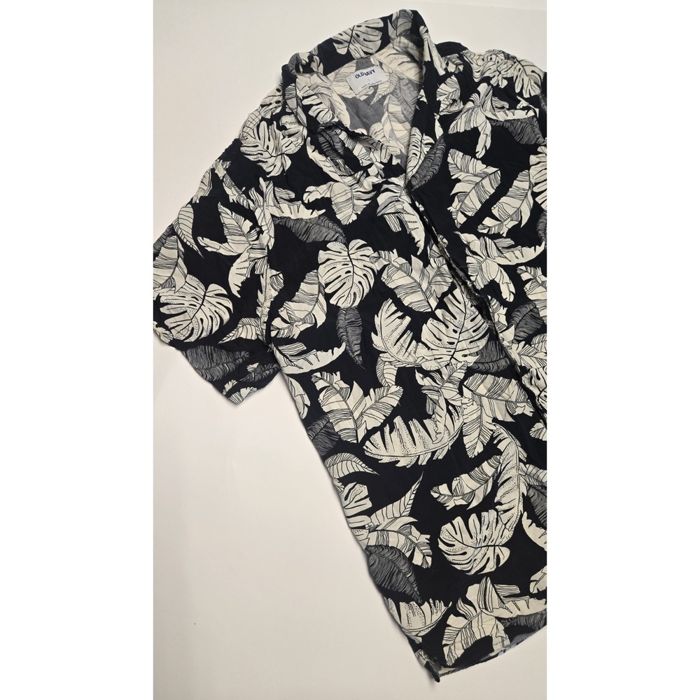 Old Navy Men's Large Tropical Palm Leaf Button Up Shirt Black White Camp Collar